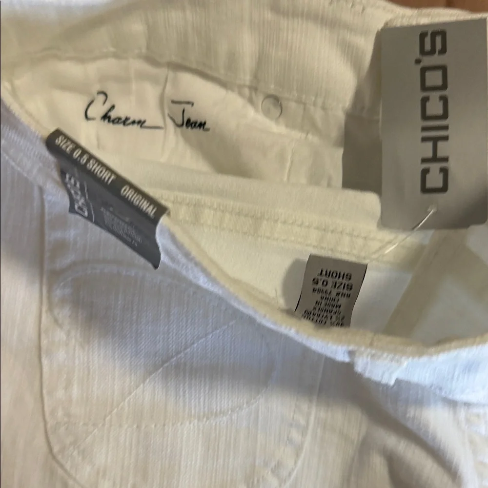 Chico's White Platinum Denim Charm Jean - size .5 Short (or size 6) *** NWT *** - Picture 8 of 10